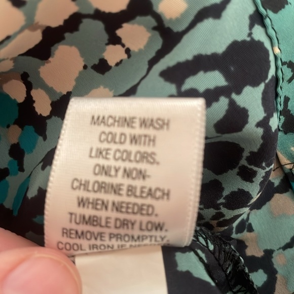 Beautiful Elle teal/green/black silky shear women’s tank. - Picture 11 of 11